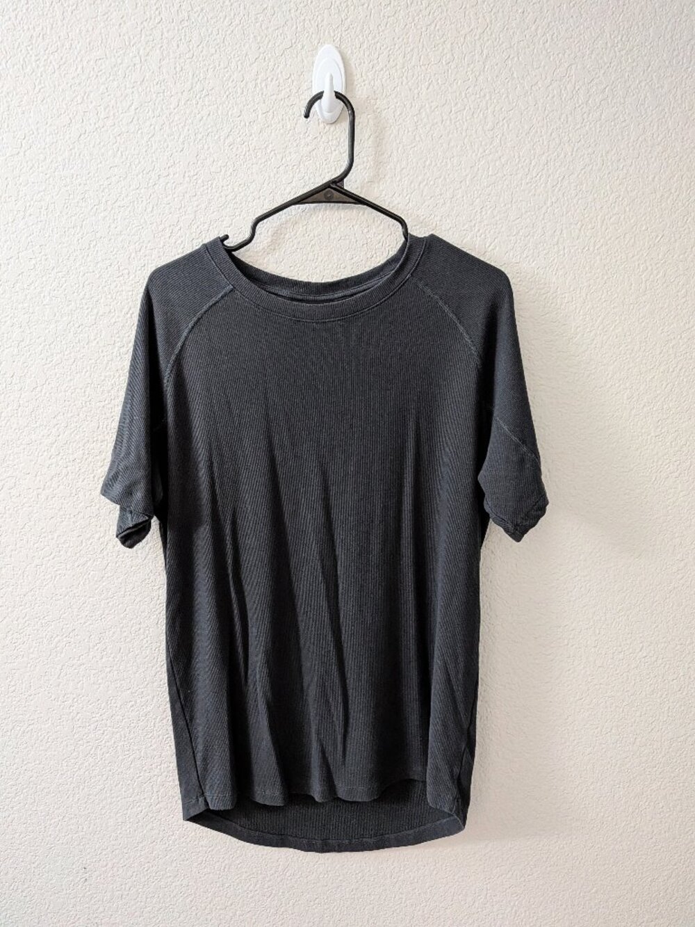 BNWOT Alphalete monarch collection dark gray ribbed t-shirt - Size Large